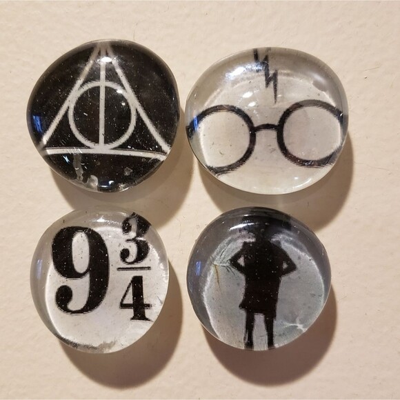 HANDMADE Harry Potter Magnets (Set of 4) - Picture 2 of 3